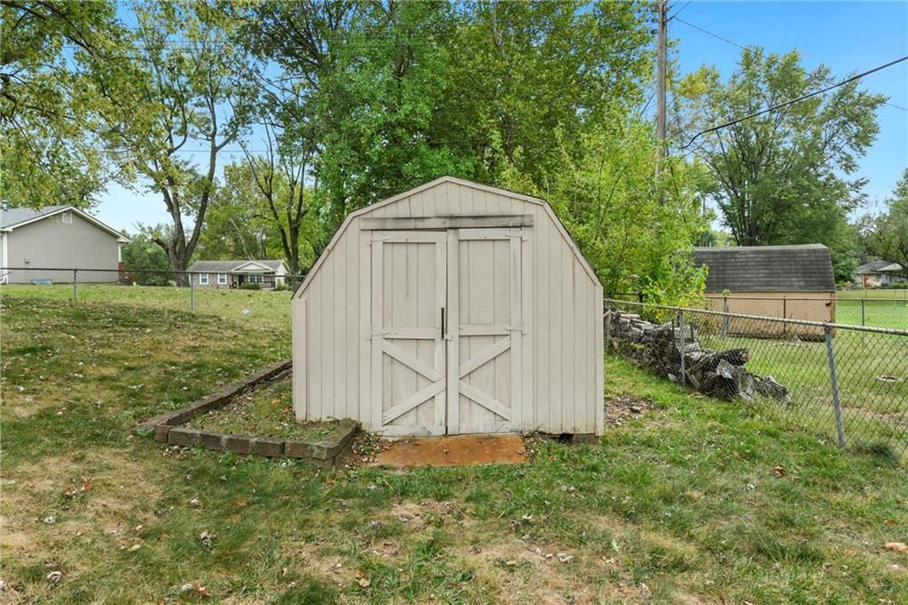 1305 S Ward Parkway — photo 24