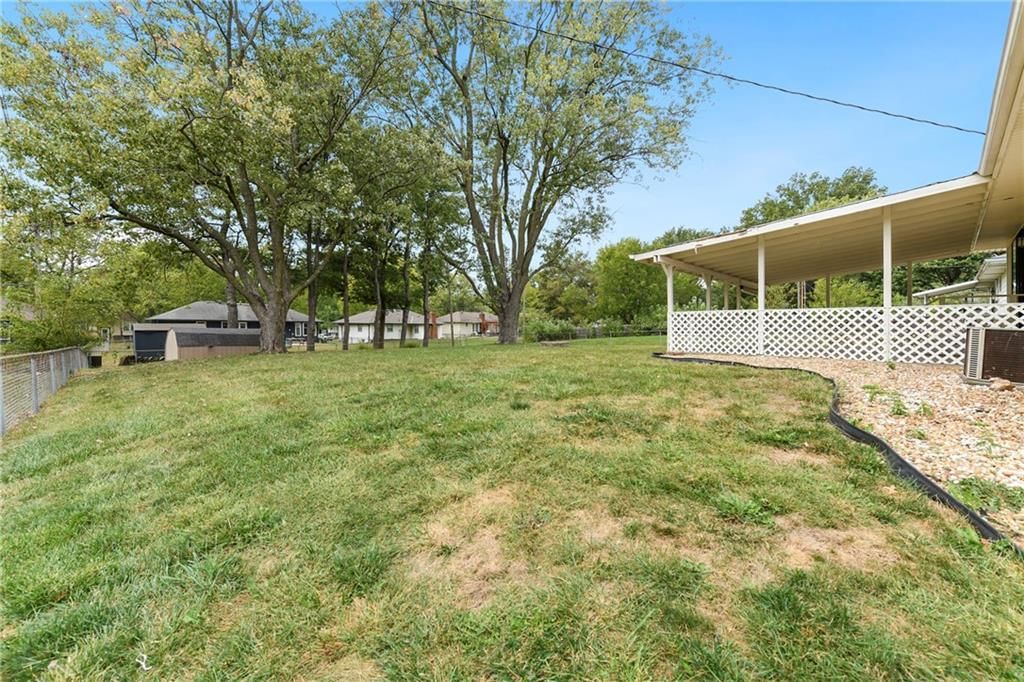 1305 S Ward Parkway — photo 25