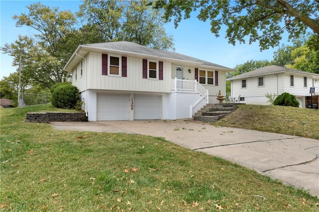 1305 S Ward Parkway — photo 28