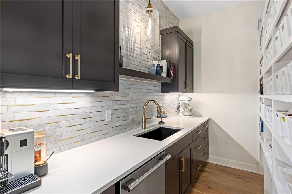 Photo 23 of 63 - 14919 Reinhardt Street