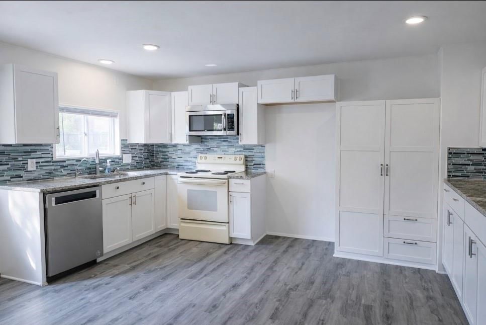 9817 E 60th Terrace — photo 10