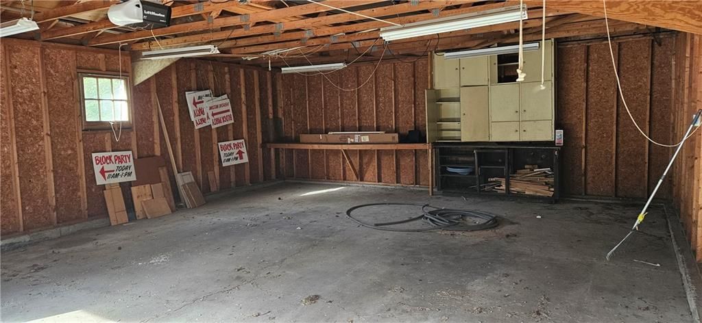 1101 W Broadway Boulevard — photo 26
