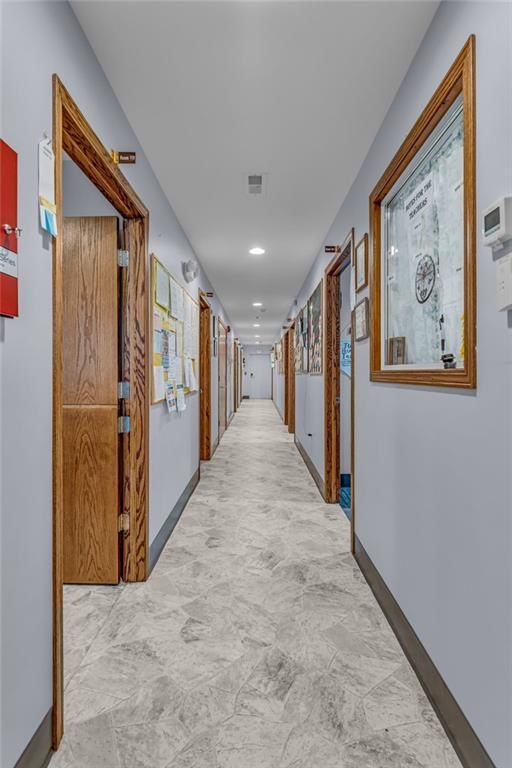 109 E Railroad Avenue — photo 20