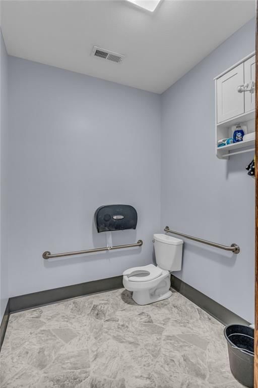 109 E Railroad Avenue — photo 27