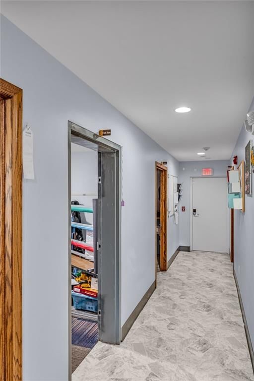109 E Railroad Avenue — photo 47