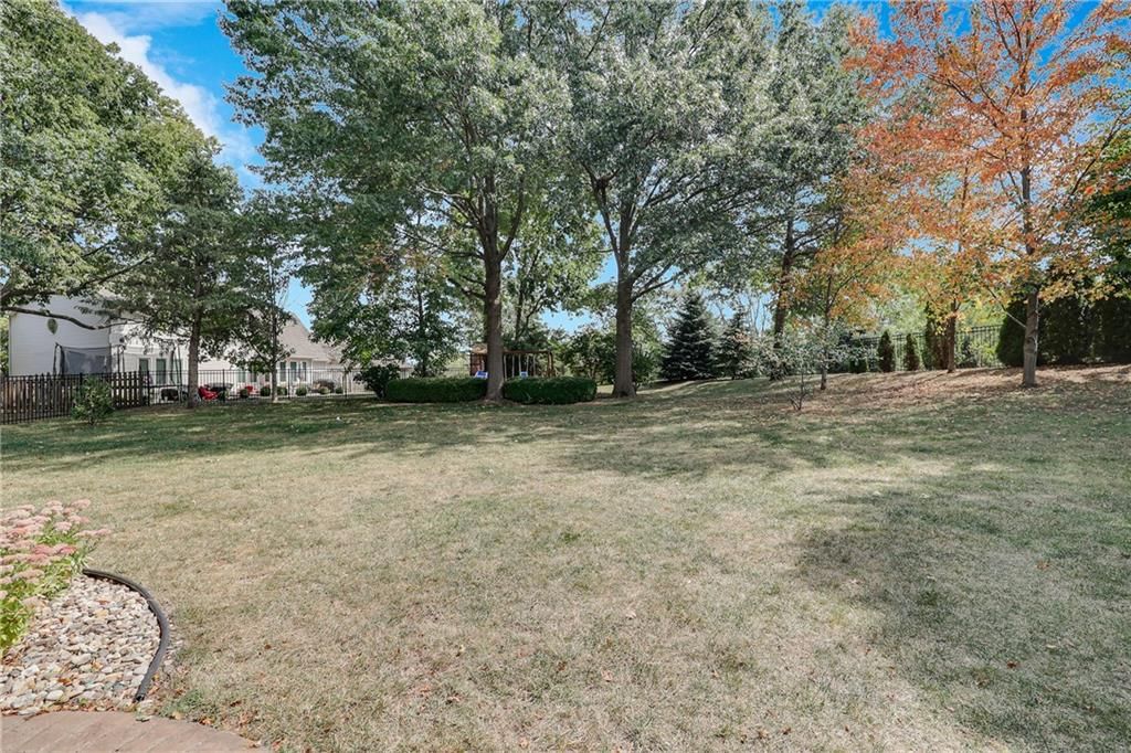 Photo 44 of 53 - 1800 NE Waterfield Village Court