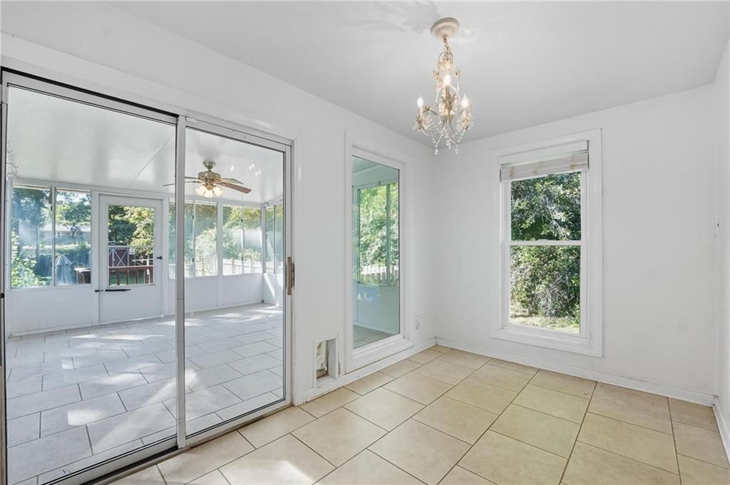 Photo 11 of 33 - 5904 Stearns Street