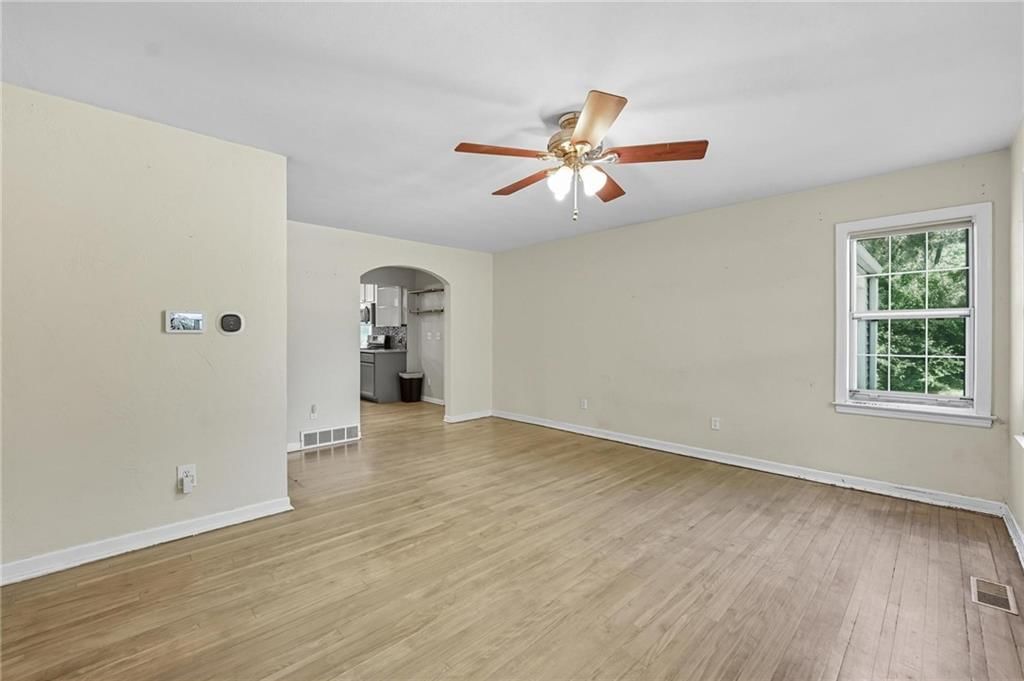Photo 20 of 33 - 5904 Stearns Street