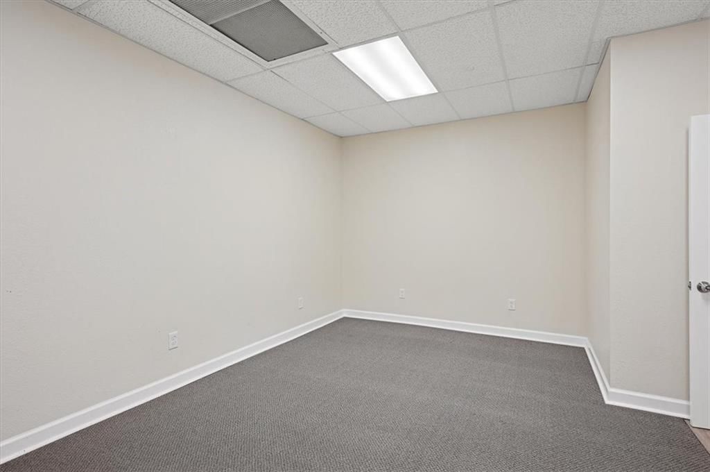 408 Delaware Street — photo 10