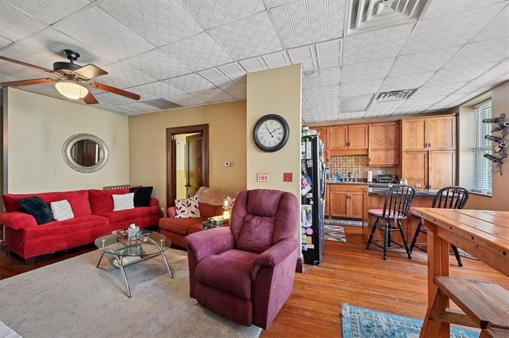 408 Delaware Street — photo 24