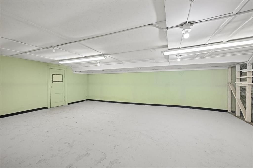 408 Delaware Street — photo 33