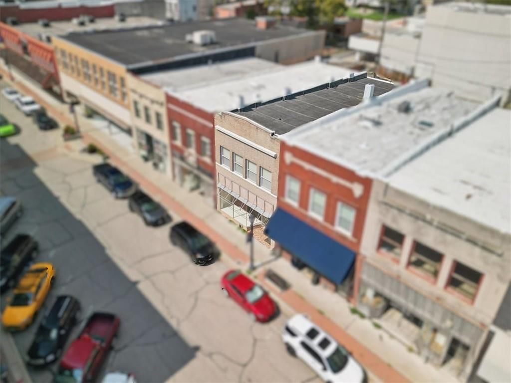 408 Delaware Street — photo 36