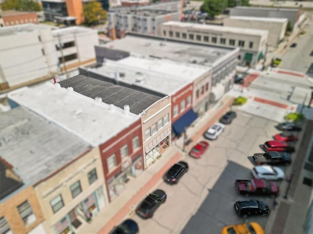 408 Delaware Street — photo 37