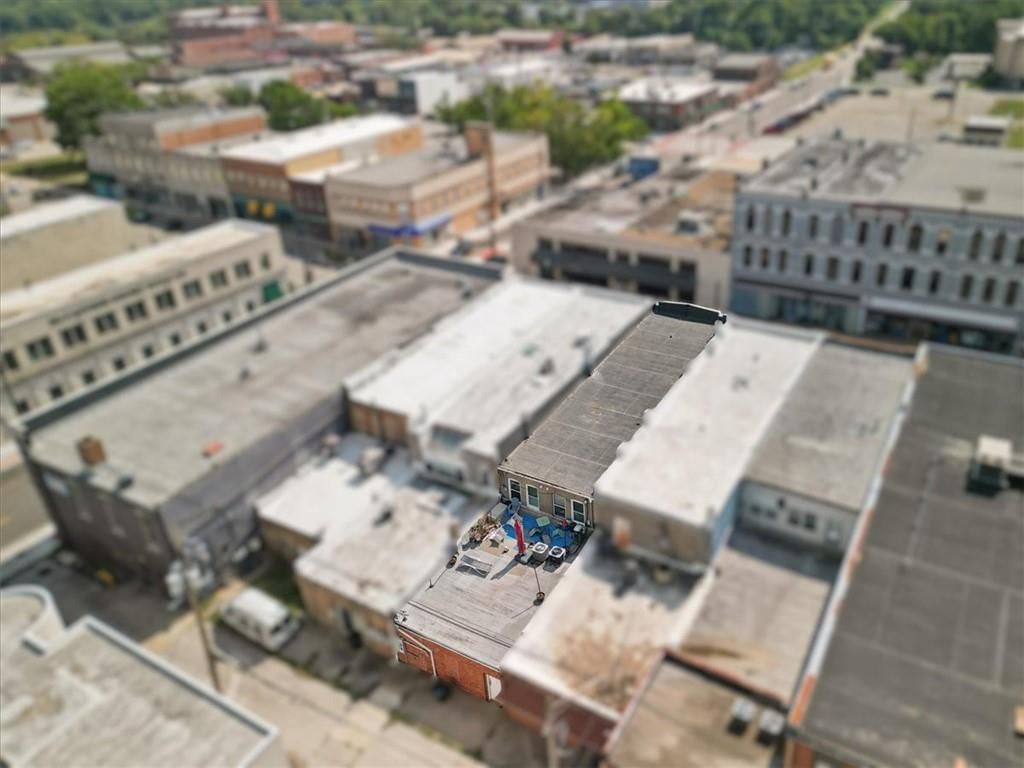 408 Delaware Street — photo 38