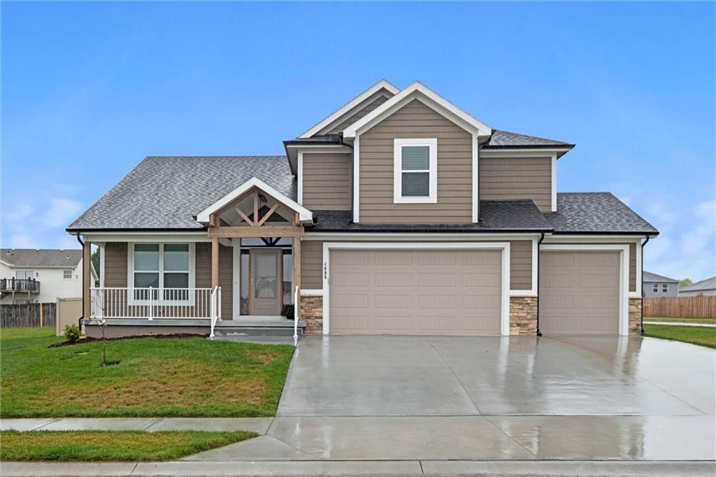 1805 Garden Court, Basehor, KS