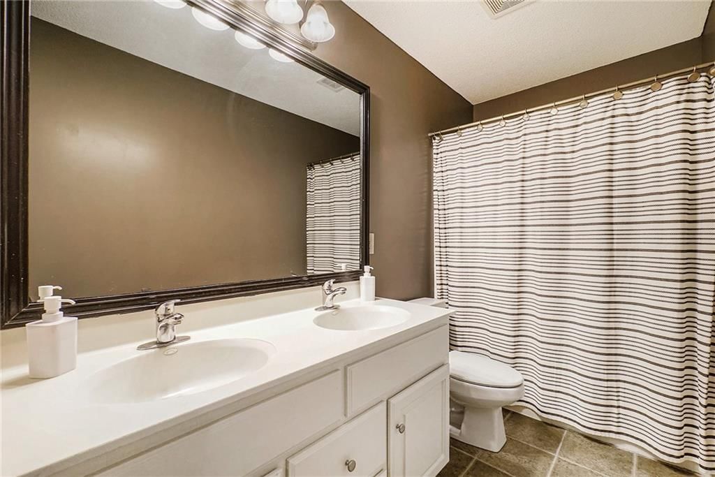 1108 W 10TH Avenue — photo 20