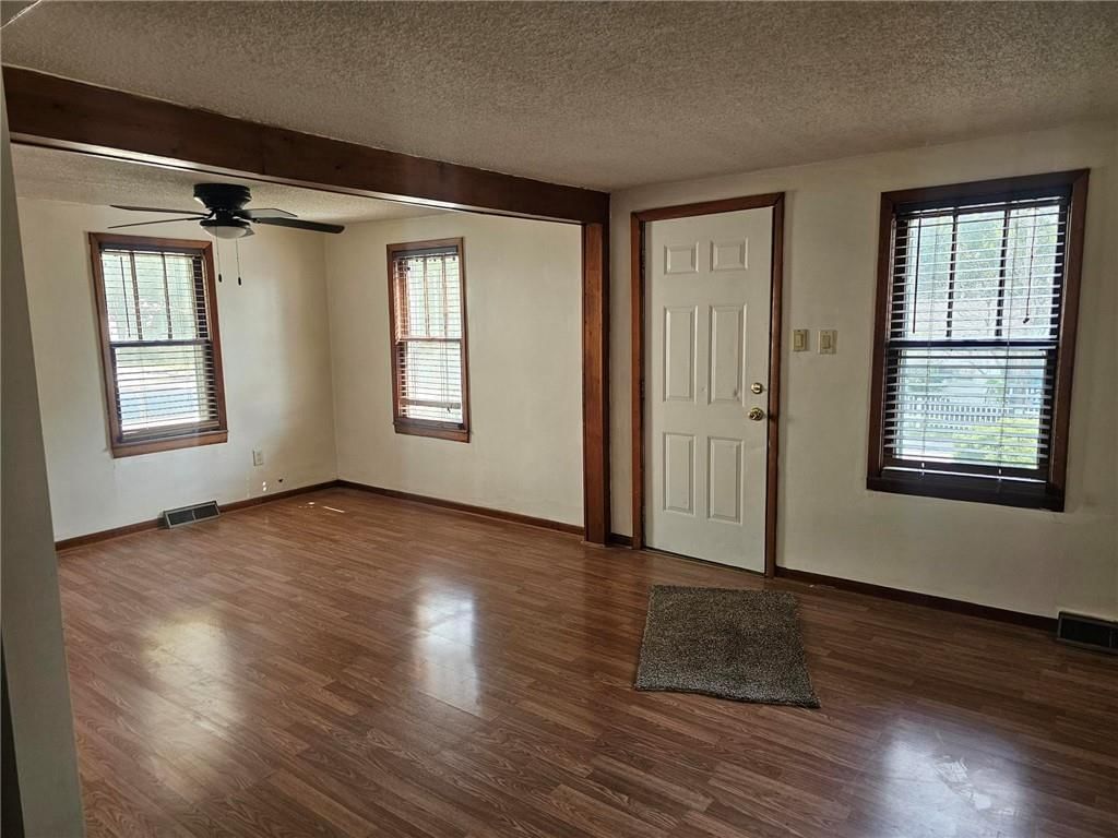 638 S Lake Drive — photo 3