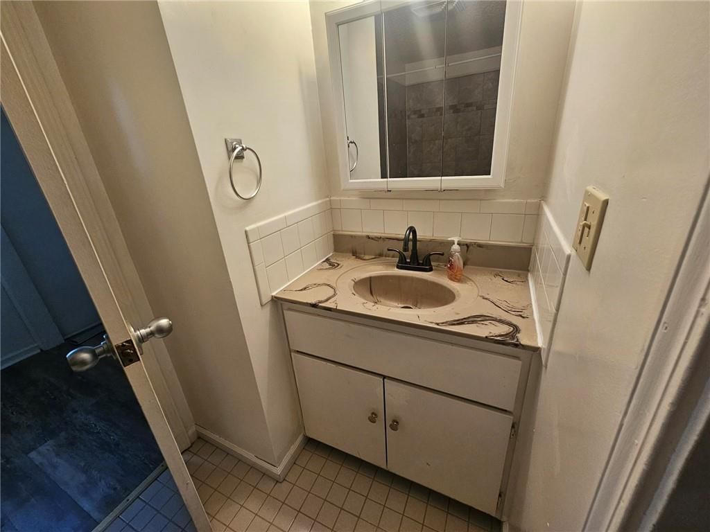 638 S Lake Drive — photo 8