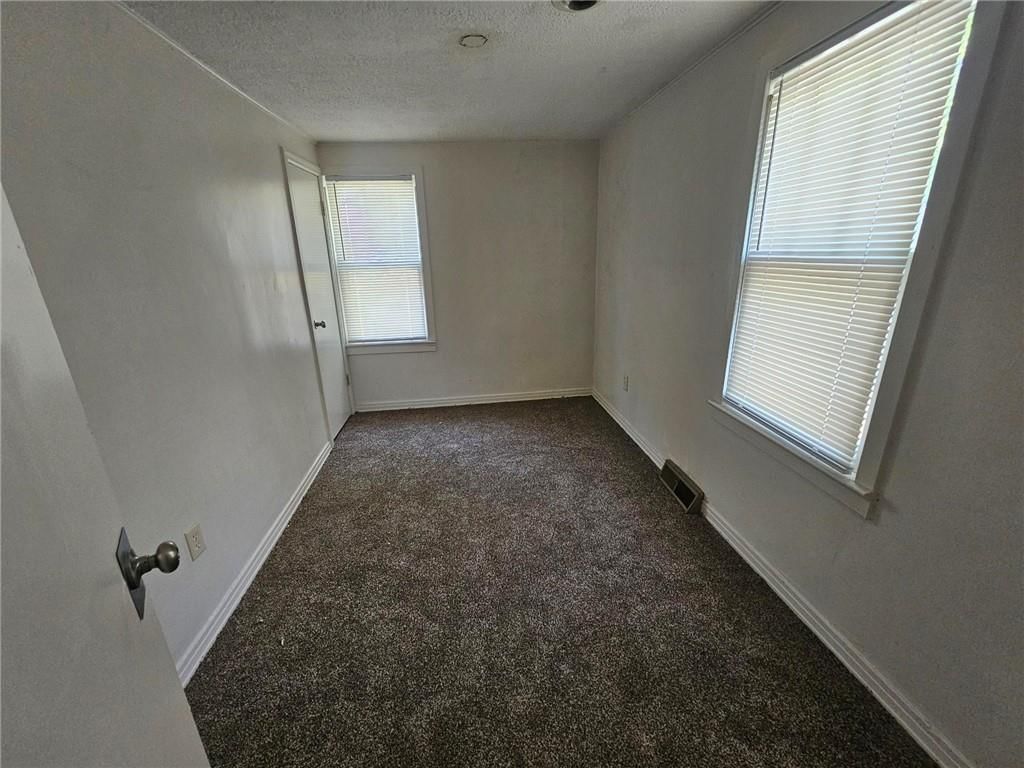 638 S Lake Drive — photo 10