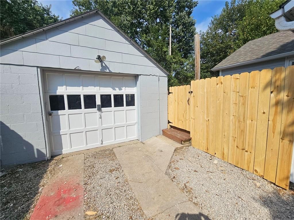 638 S Lake Drive — photo 19