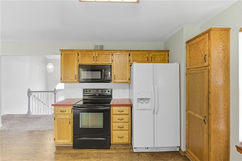 Photo 12 of 26 - 14920 Stonewood Drive
