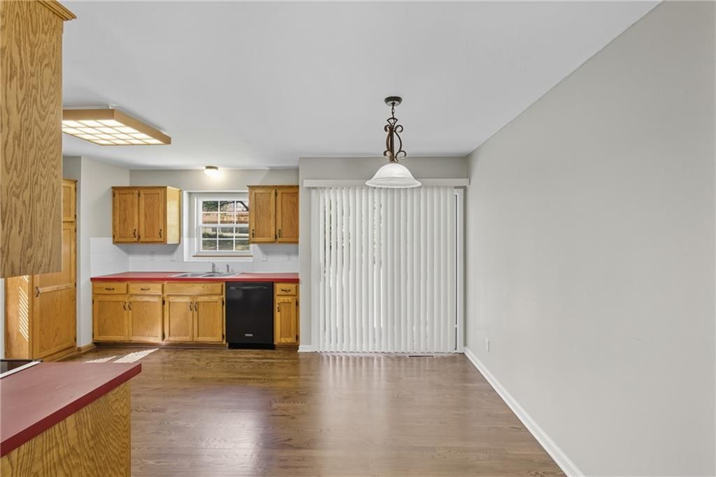 Photo 14 of 26 - 14920 Stonewood Drive