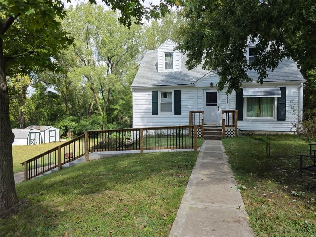 9328 W 51st Street, Merriam, KS