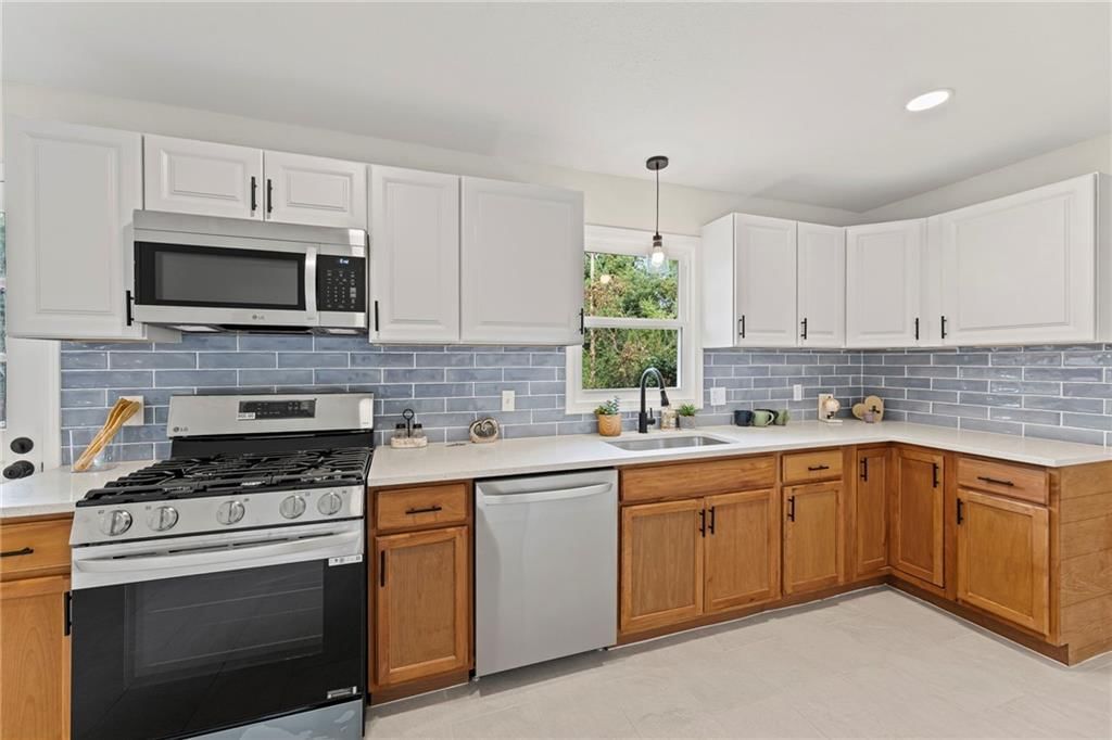 Photo 12 of 42 - 1838 N 59th Street