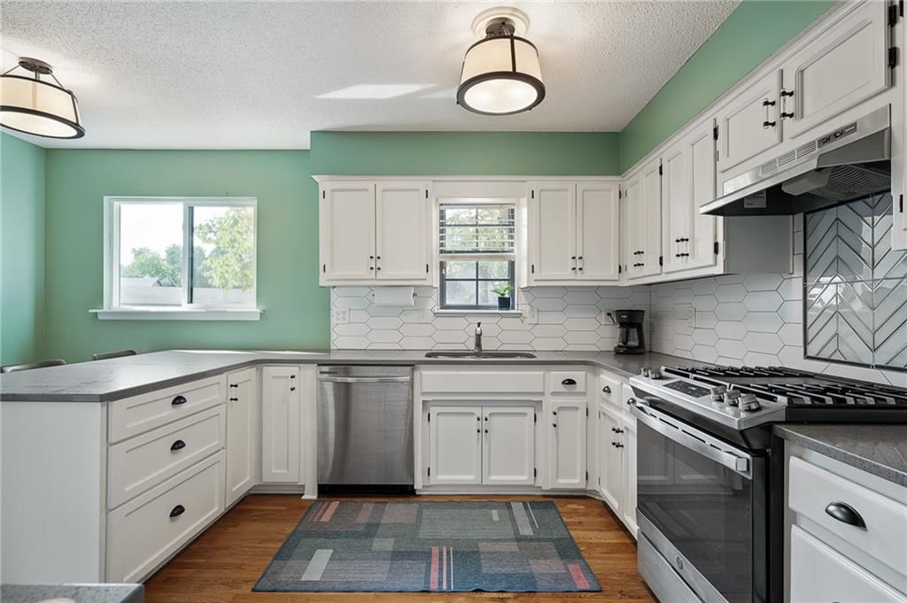 9001 W 121st Terrace — photo 14