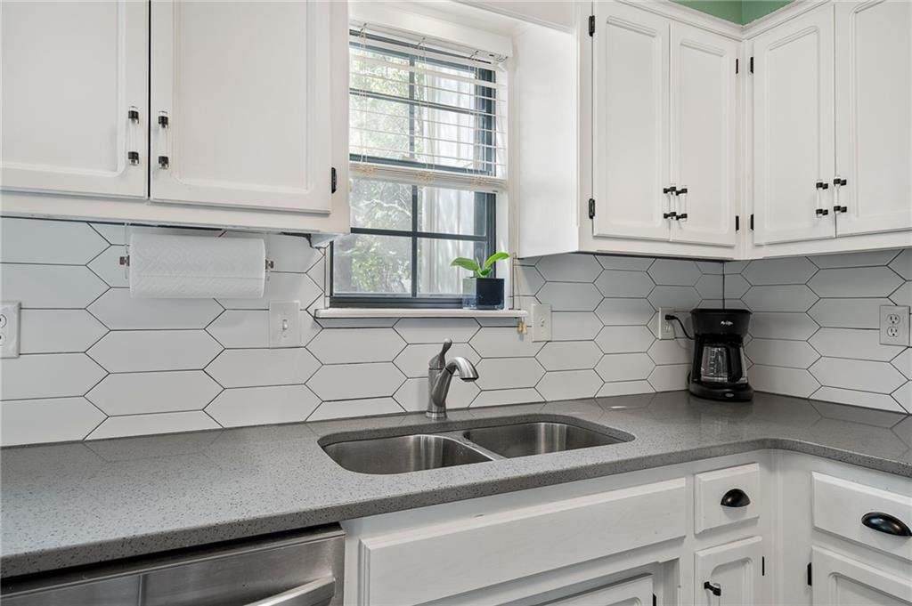 9001 W 121st Terrace — photo 16