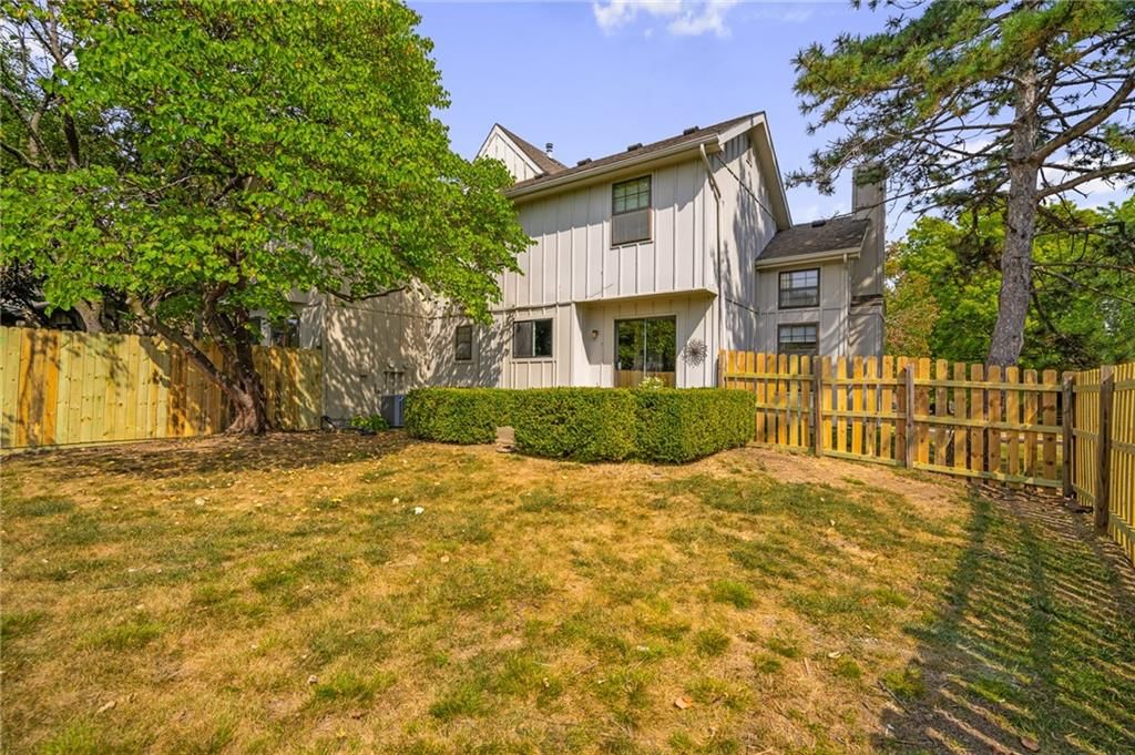 9001 W 121st Terrace — photo 43