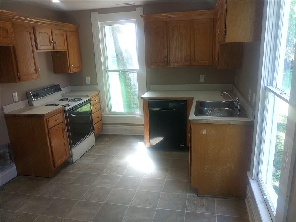 Photo 7 of 25 - 505 W Peoria Street
