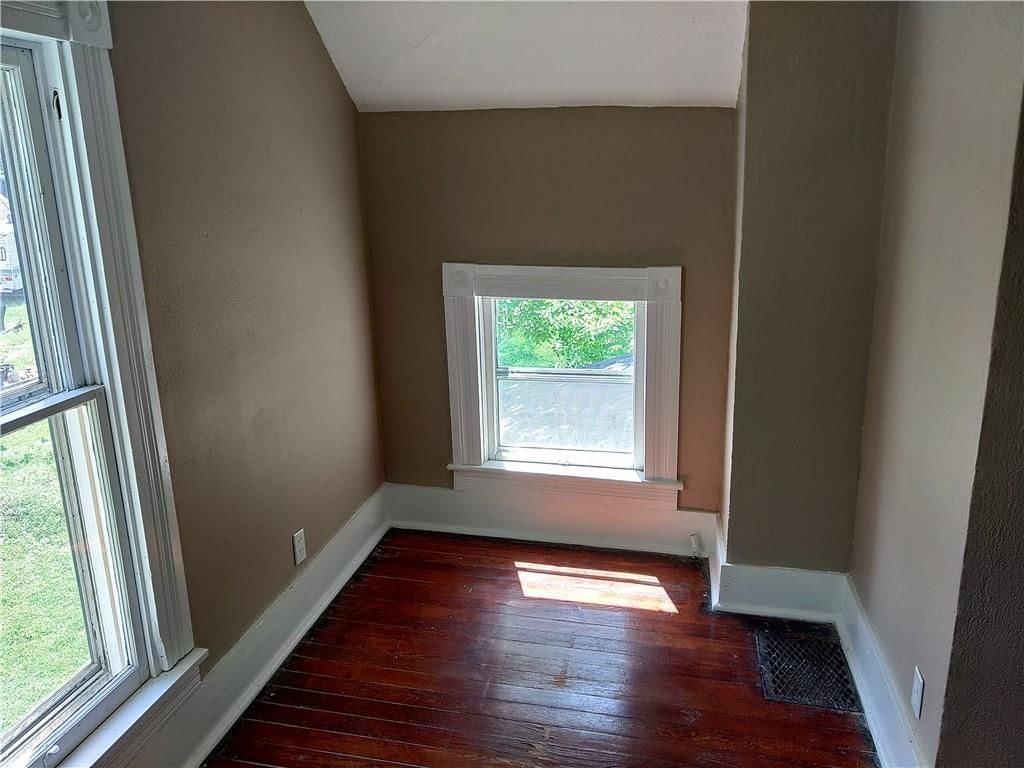 Photo 20 of 25 - 505 W Peoria Street
