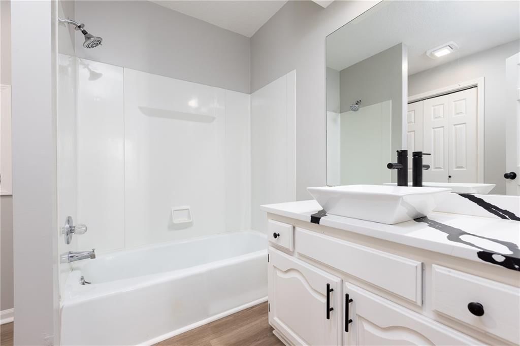9621 N Locust Drive — photo 9
