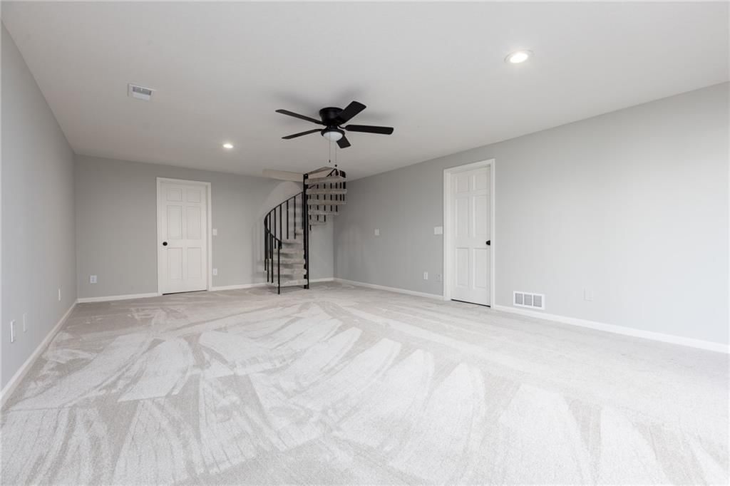 9621 N Locust Drive — photo 16
