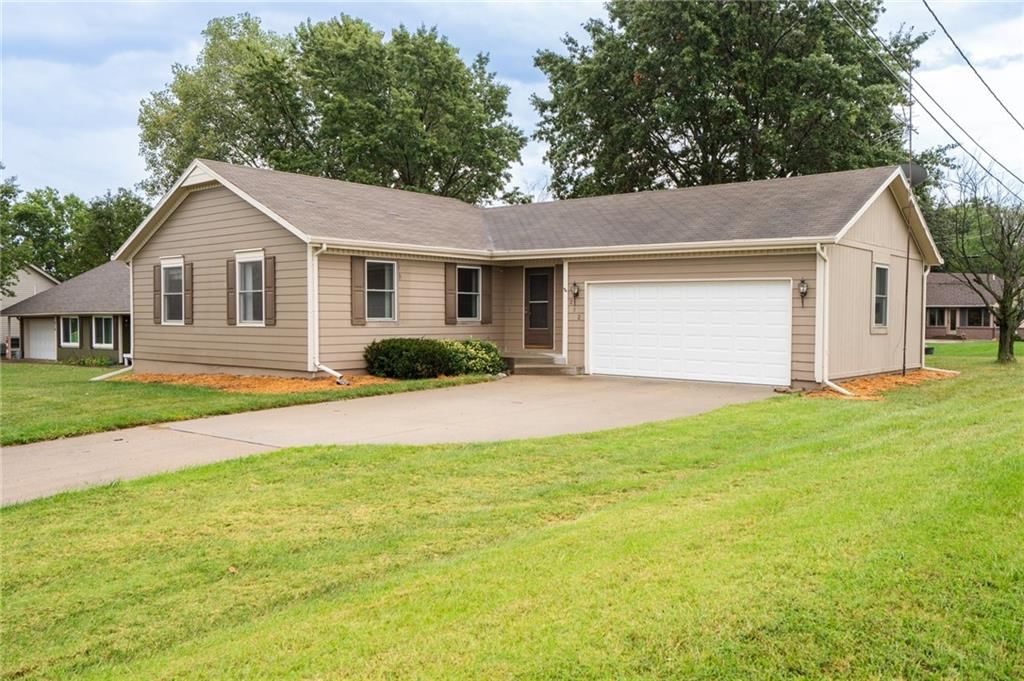 212 Edgewood Drive — photo 4