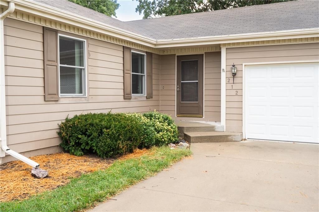 212 Edgewood Drive — photo 5
