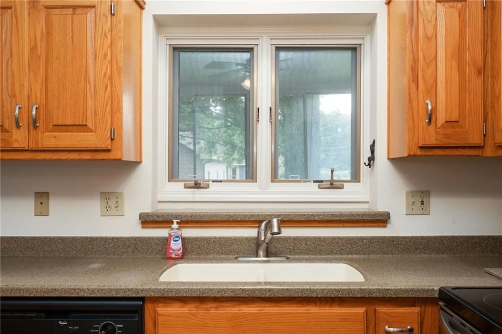 212 Edgewood Drive — photo 11