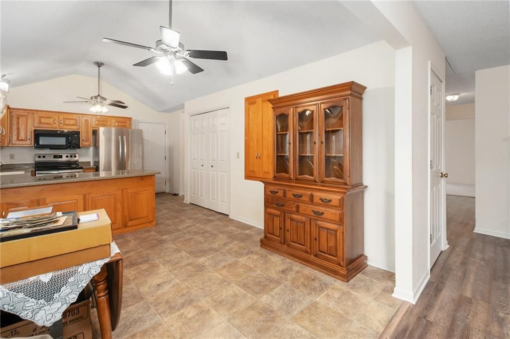 212 Edgewood Drive — photo 13