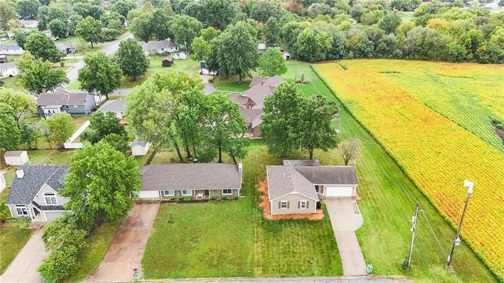 212 Edgewood Drive — photo 37