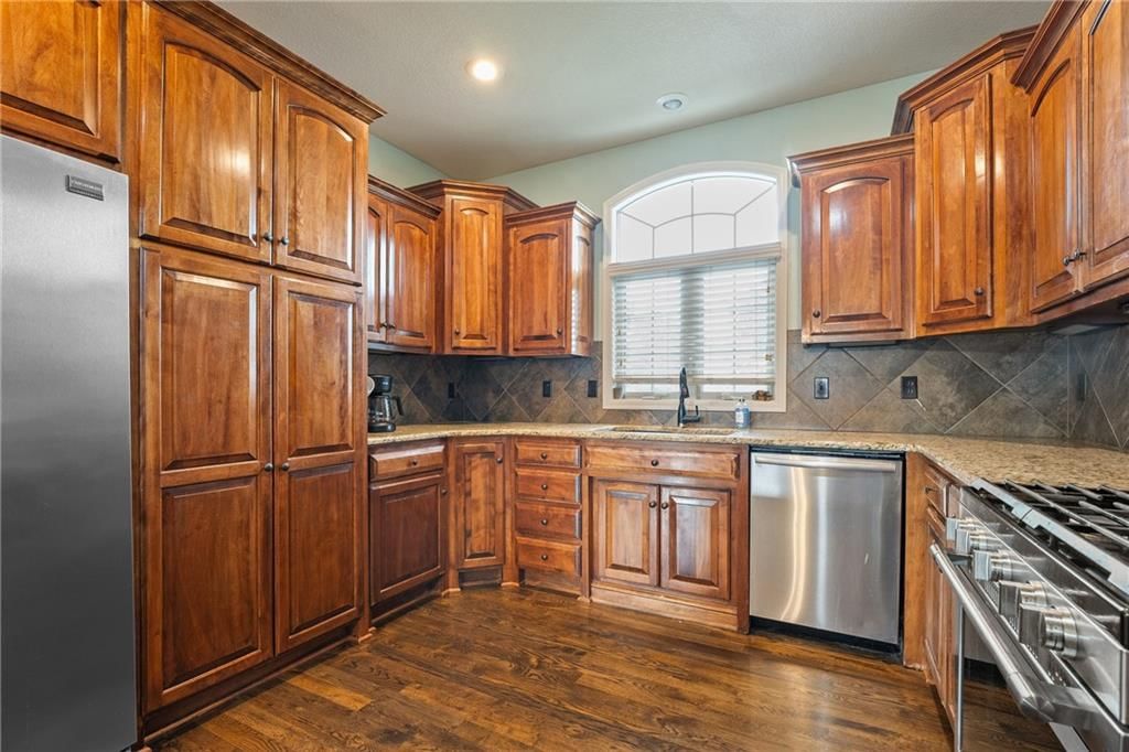 Photo 13 of 46 - 9015 N Agnes Avenue