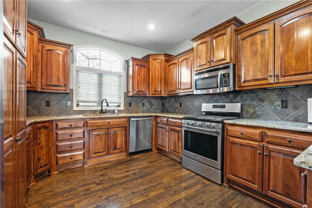 Photo 15 of 46 - 9015 N Agnes Avenue