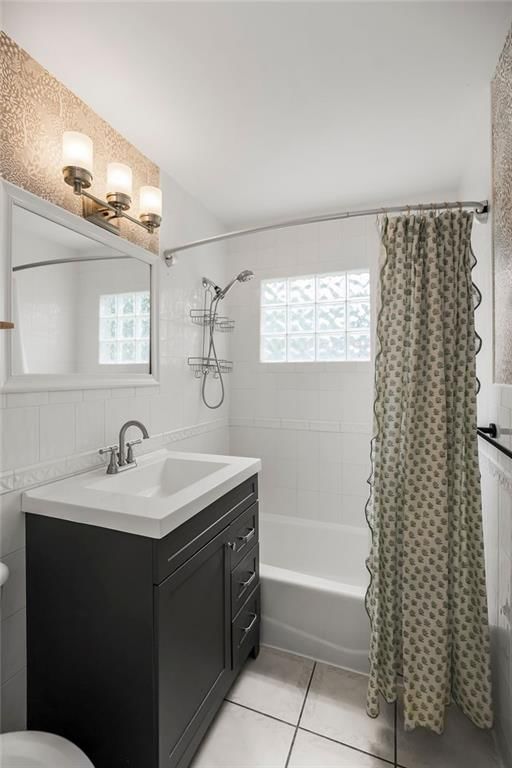 Photo 14 of 18 - 8201 W 86th Street