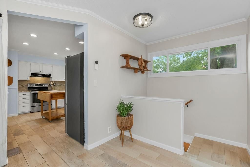 Photo 15 of 18 - 8201 W 86th Street