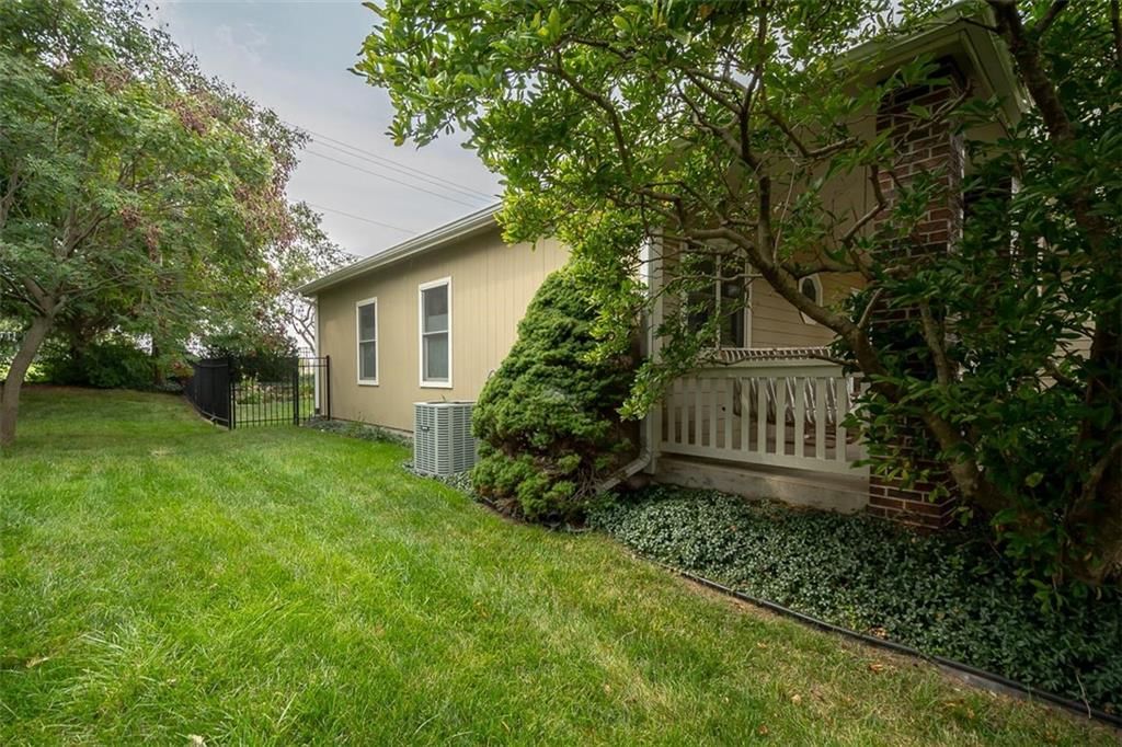 1342 S Redbud Street — photo 7