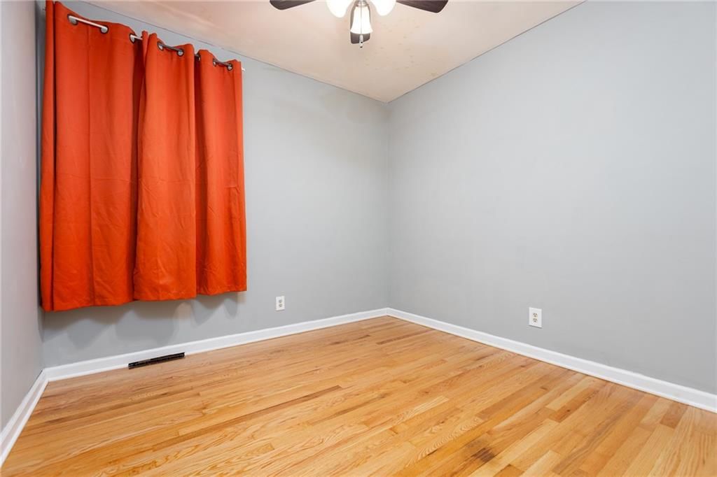 Photo 12 of 30 - 6805 NW 74TH Street