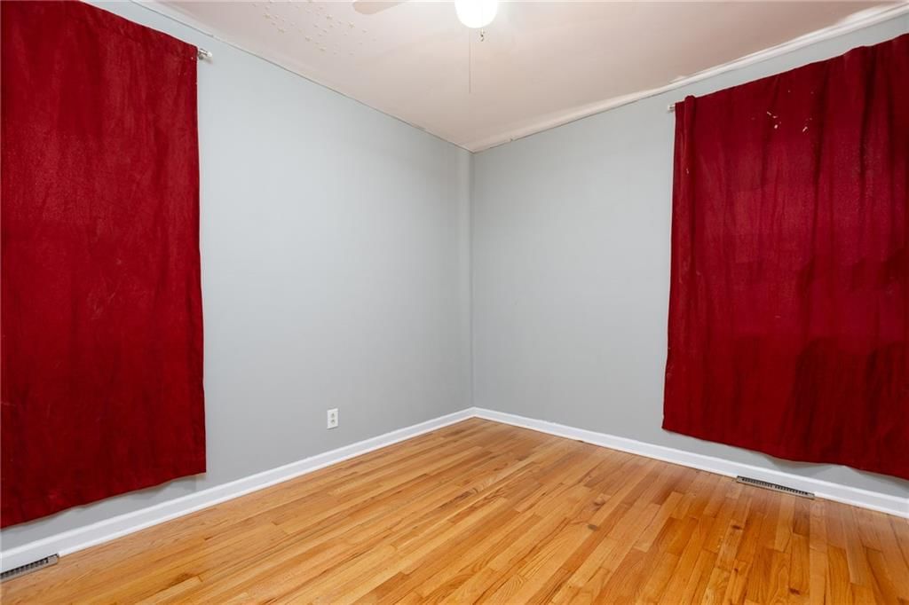 Photo 14 of 30 - 6805 NW 74TH Street