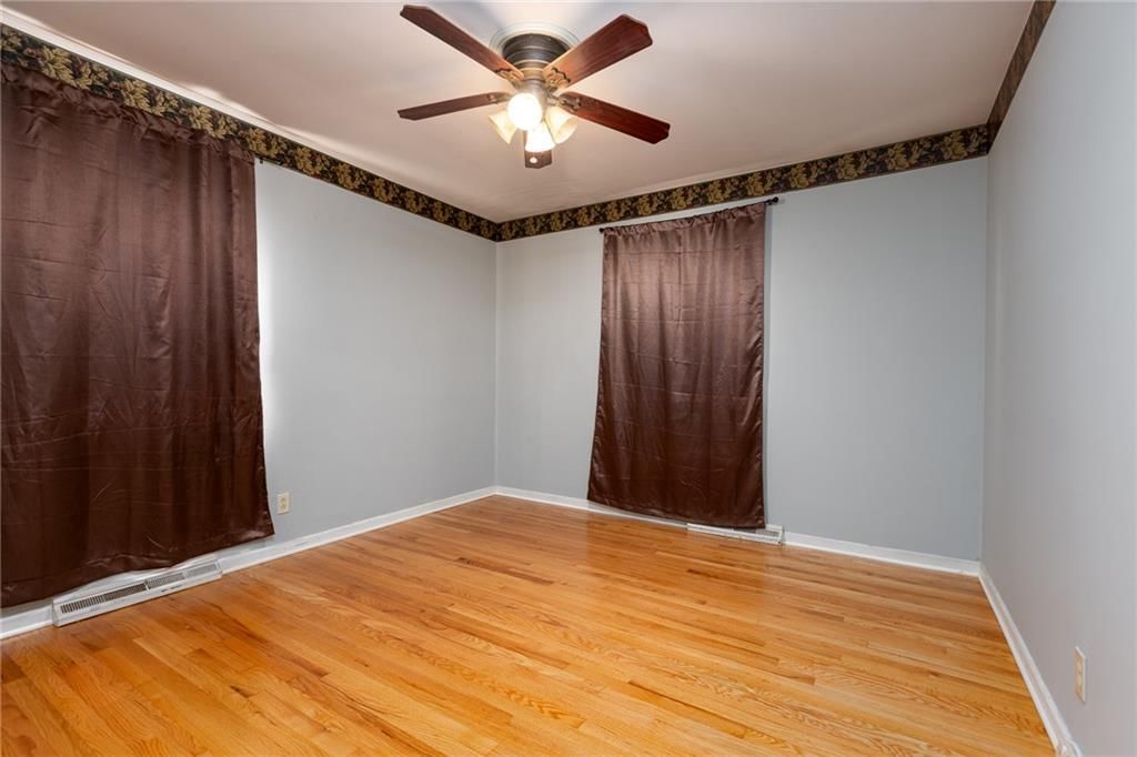 Photo 15 of 30 - 6805 NW 74TH Street