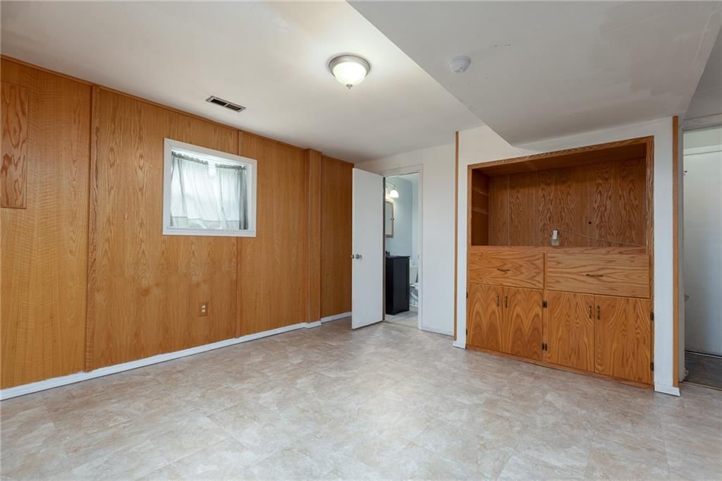 Photo 19 of 30 - 6805 NW 74TH Street