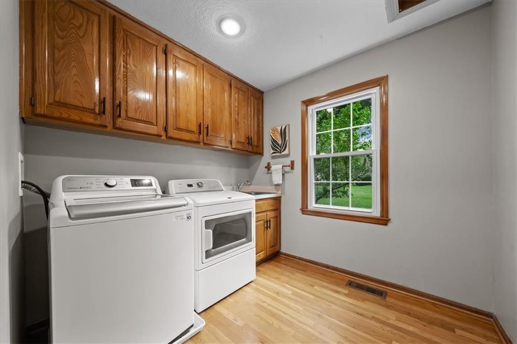 2405 W 123rd Terrace — photo 12